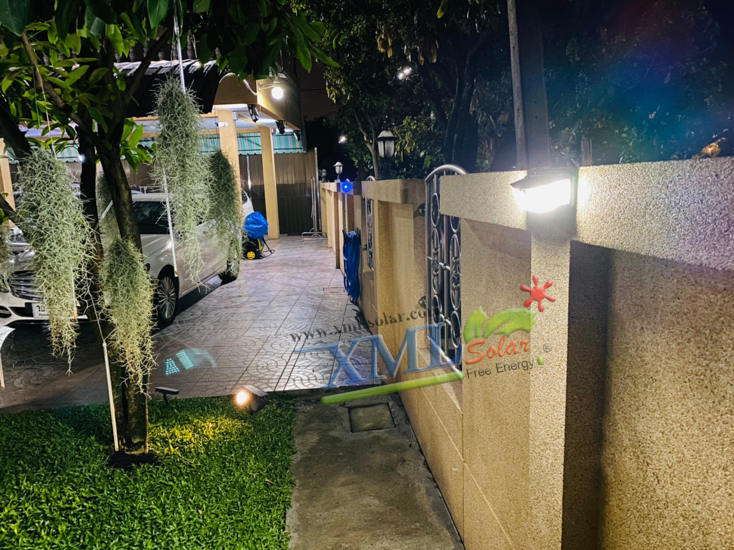 โคมไฟโซล่าเซลล์ติดผนัง รุ่น 308 LED + Motion (เเสง : ขาว)