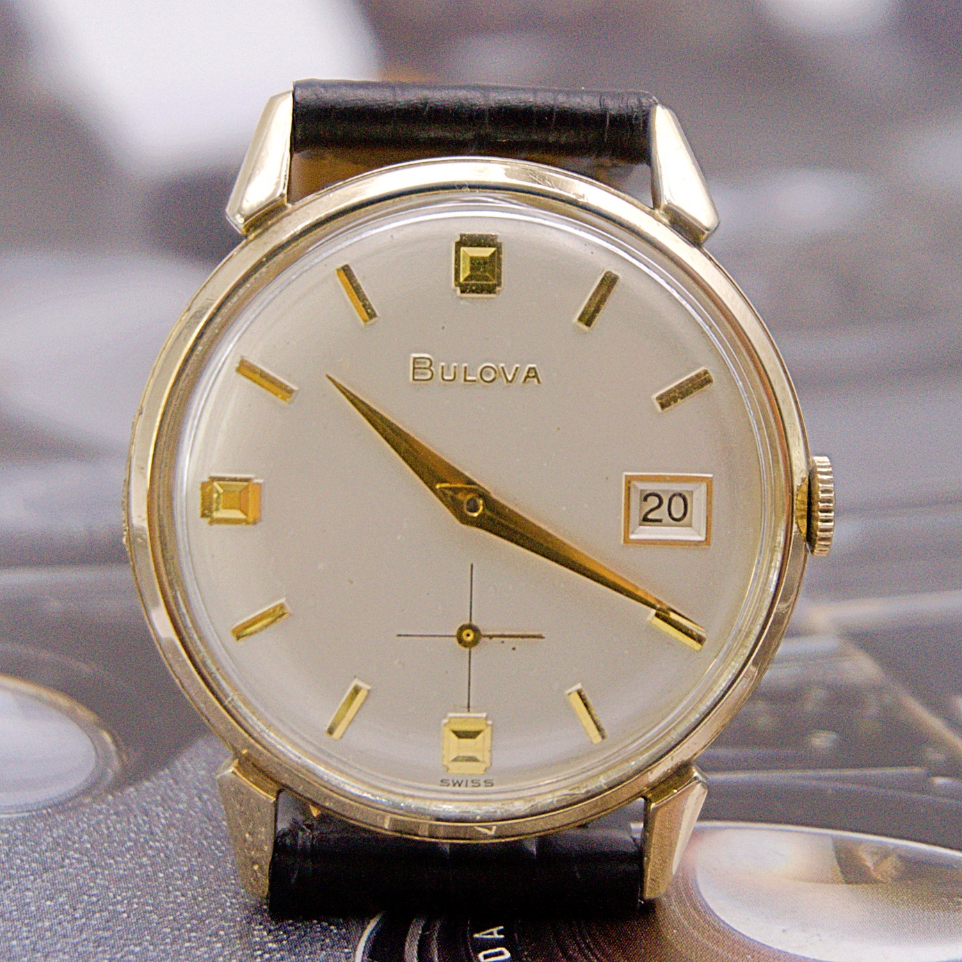 นาฬิกาเก่า BULOVA ไขลานสองเข็มครึ่ง