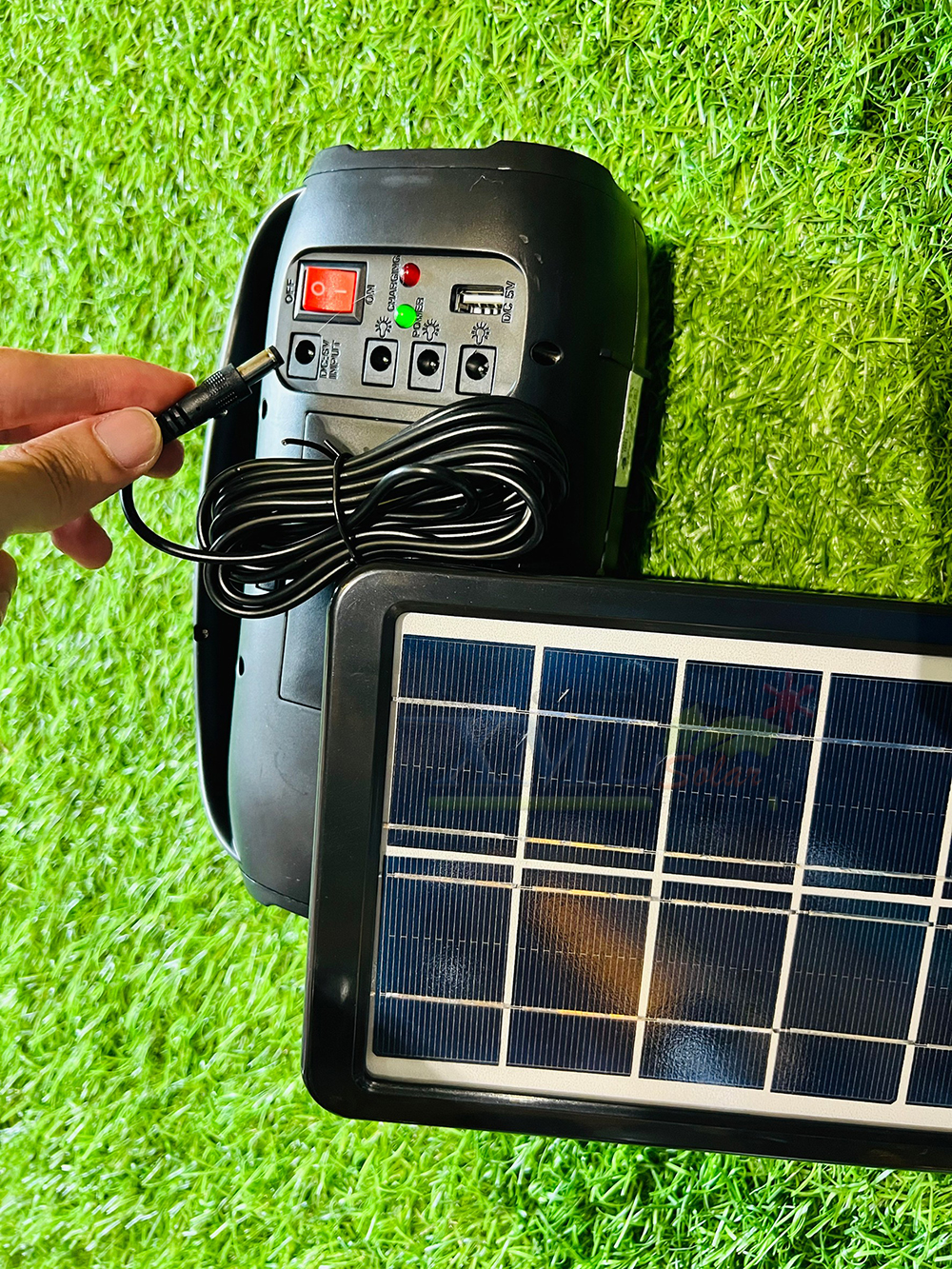 ชุดนอนนาโซล่าเซลล์ (สีดำ) (รุ่นปี 2023) พร้อมวิทยุ ขนาดพกพา 8,000 mAh