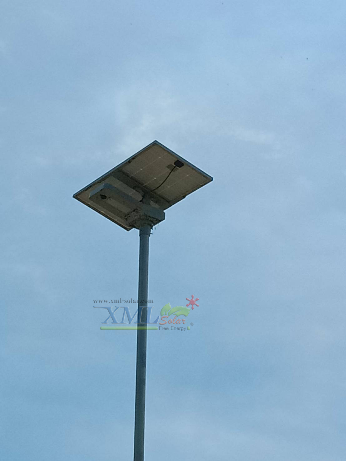 โคมไฟถนนอัจฉริยะ โซล่าเซลล์ 150 Watt Monocrystalline (แสง ขาว)