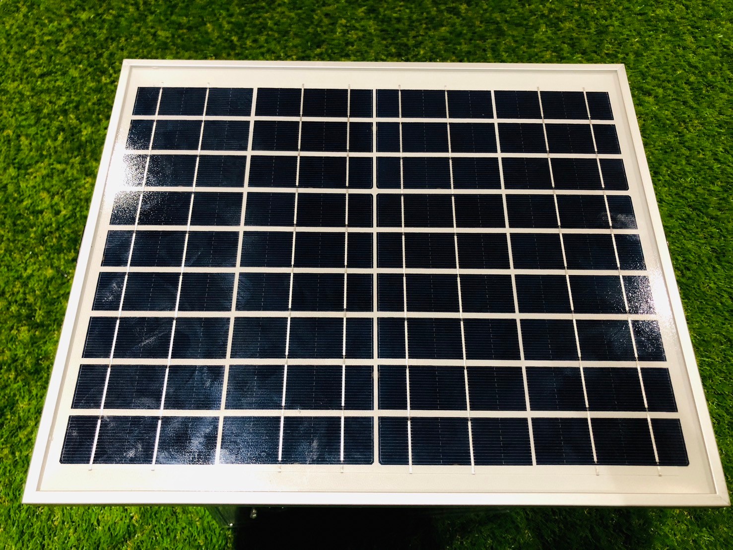 ไฟกระพริบเตือนจราจร ไฟเตือนทางแยกโซล่าเซลล์ 24 LED รุ่นใหม่*