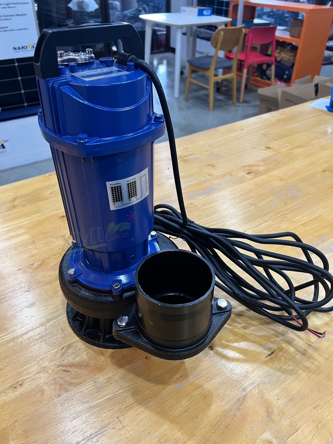 ปั๊มแช่อลูมิเนียม รุ่นสีน้ำเงิน 800W (ท่อ 4 นิ้ว) + เเผงโซล่าเซลล์ 450W (2 แผง)