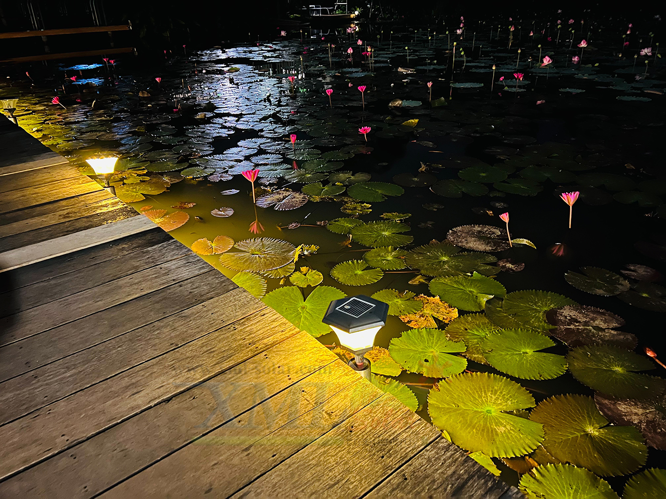 โคมไฟหัวเสา ทรงหกเหลี่ยม 8 Super SMD LED (เเสง : เหลืองวอมไวท์)