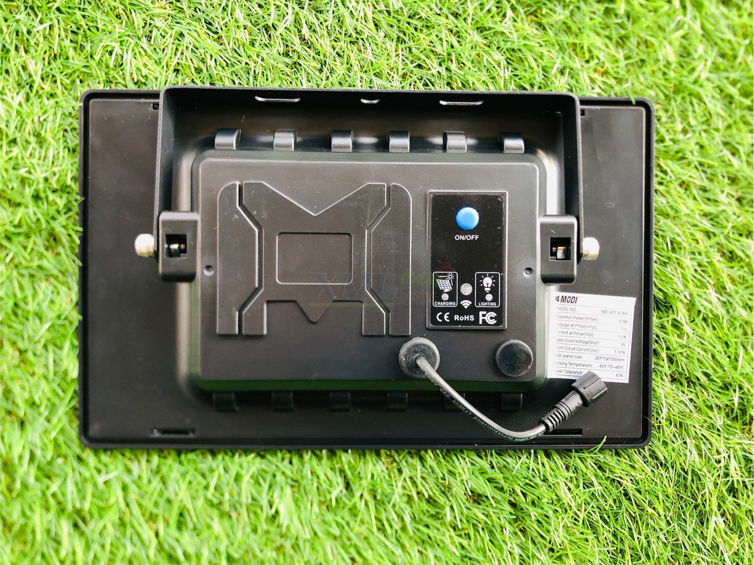 สปอร์ตไลท์โซล่าเซลล์ รุ่น MD-SPT-6 (แสง : ขาว)