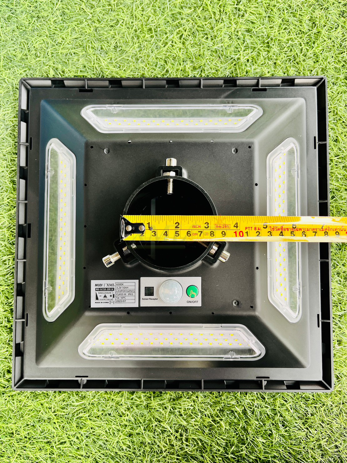 โคมไฟถนนโซล่าเซลล์ (UFO) ทรงสี่เหลี่ยม รุ่น MD-SLT28-200W