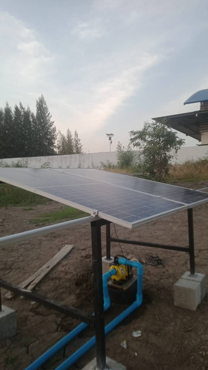 เครื่องสูบน้ำโซล่าเซลล์ (โข่งใหญ่) 750W / 72V. + เเผงโซล่าเซลล์ 450w (2 เเผง)