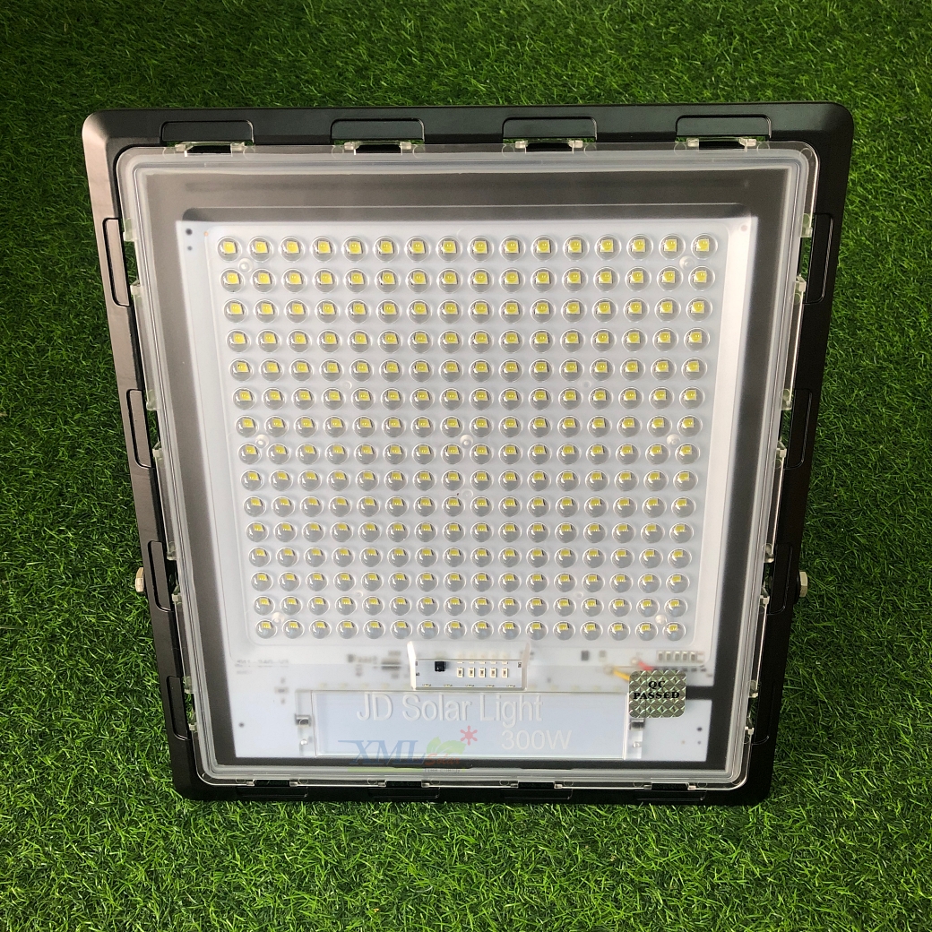 ไฟสปอตไลท์โซล่าเซลล์ 300W SLIM (แสง : เหลืองวอมไวท์)