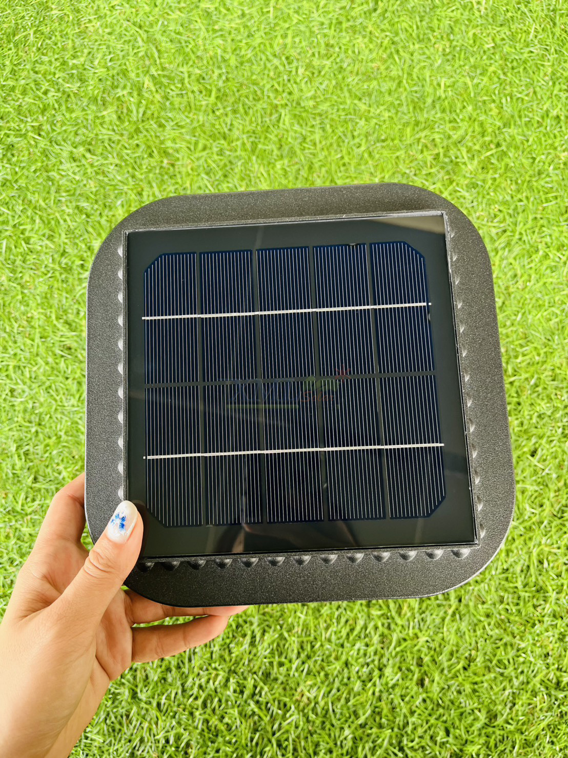 โคมไฟโซล่าเซลล์ รุ่น TT-516 (ตัวโคม + เสาไฟ 2.6 เมตร)(เปิดได้ 2 แสง)