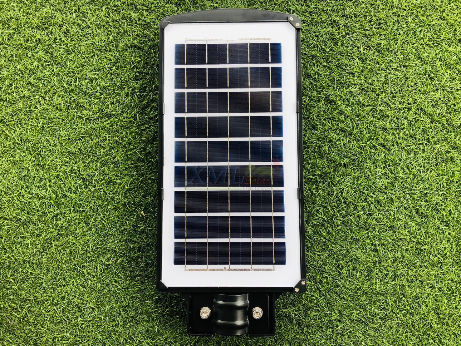 โคมไฟถนนโซล่าเซลล์ รุ่น MD-SLT40 (60W/120W/180W/240W)(แสง : ขาว) แถมฟรี!! ไฟปักสนามโซล่าเซลล์ รุ่น XML-G-SSL-001