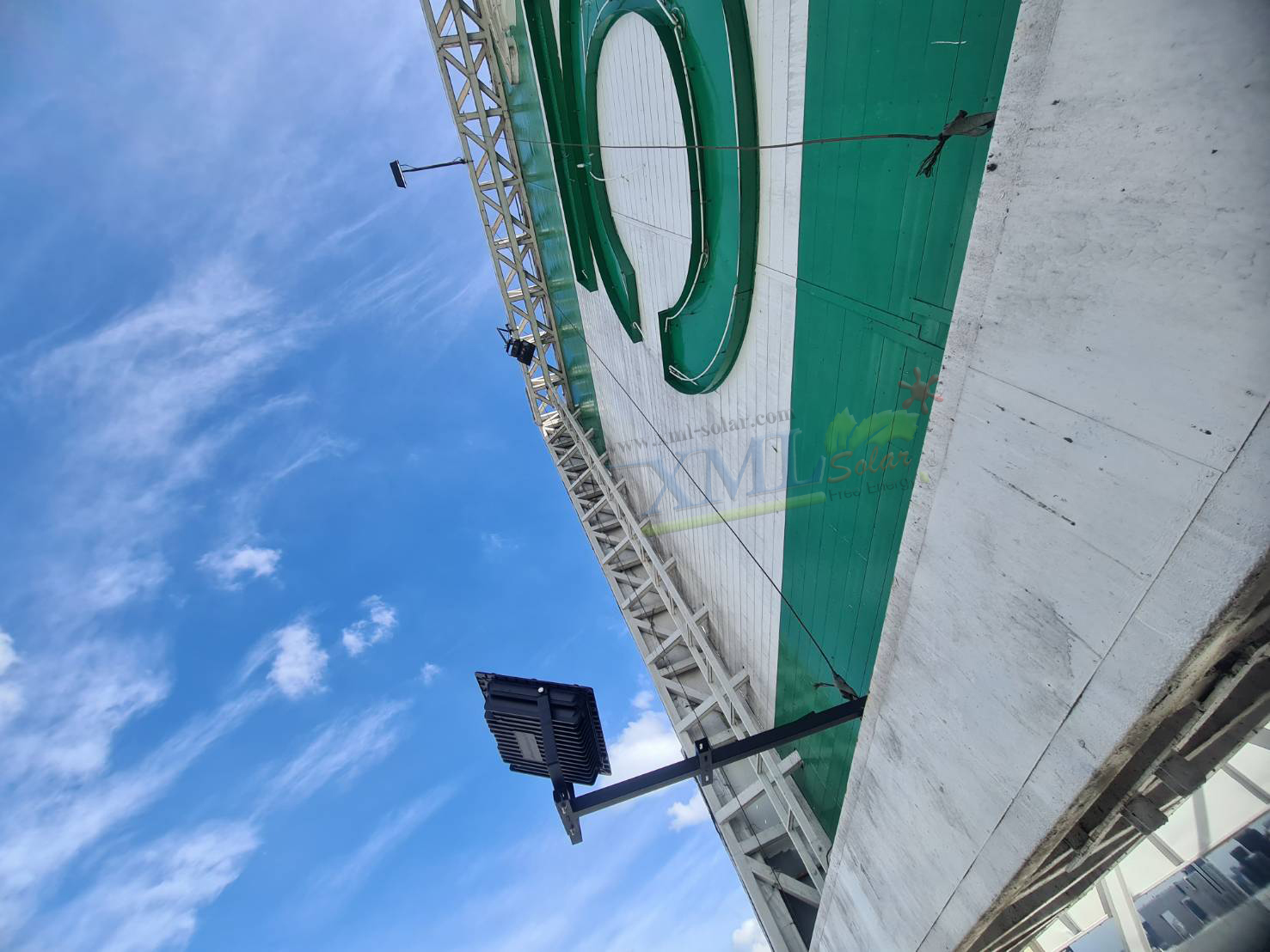 สปอร์ตไลท์โซล่าเซลล์ 1000 W. รุ่นใหม่ JD81000L (แสง : ขาว)