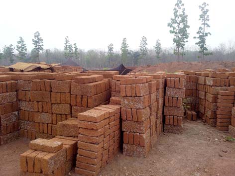 เหมือง ศิลาแลง ของเราเอง ครับ