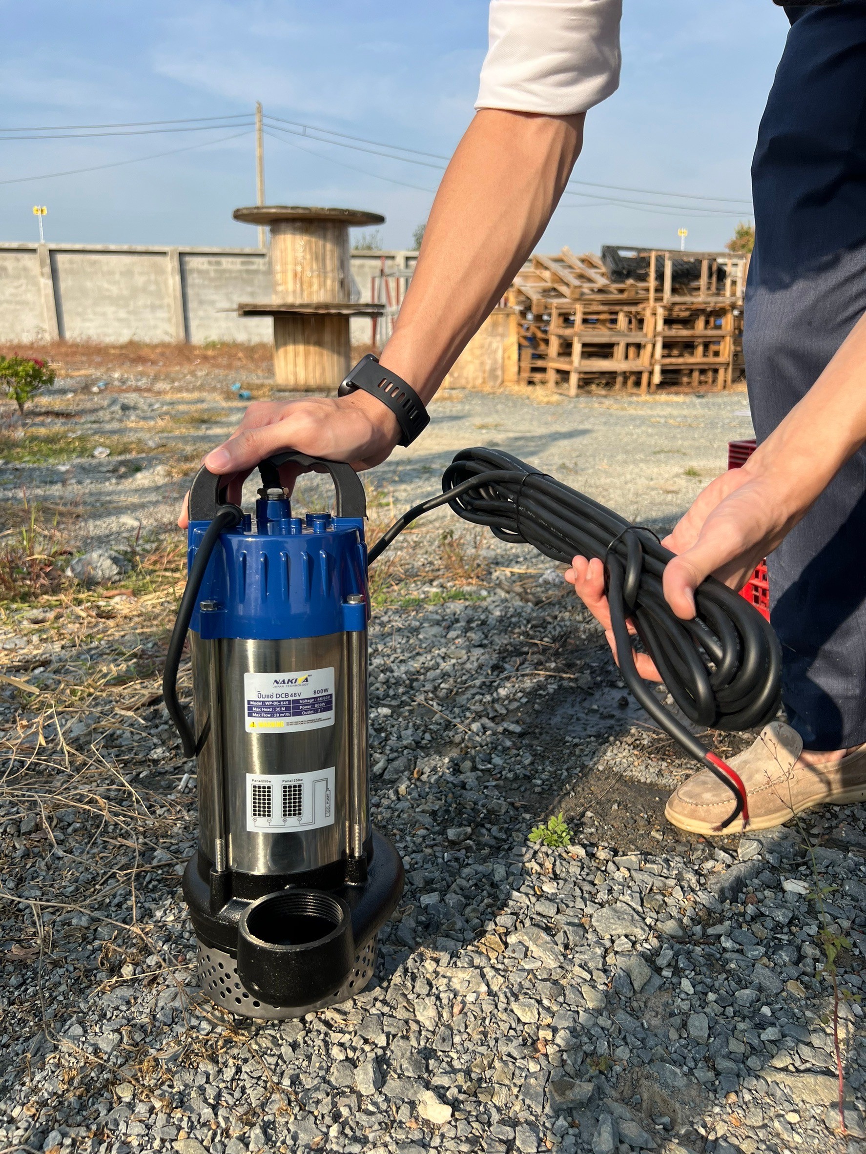 ปั๊มแช่สแตนเลส รุ่น PREMIUM 48V / 800W + เเผงโซล่าเซลล์ 450W (2 แผง)