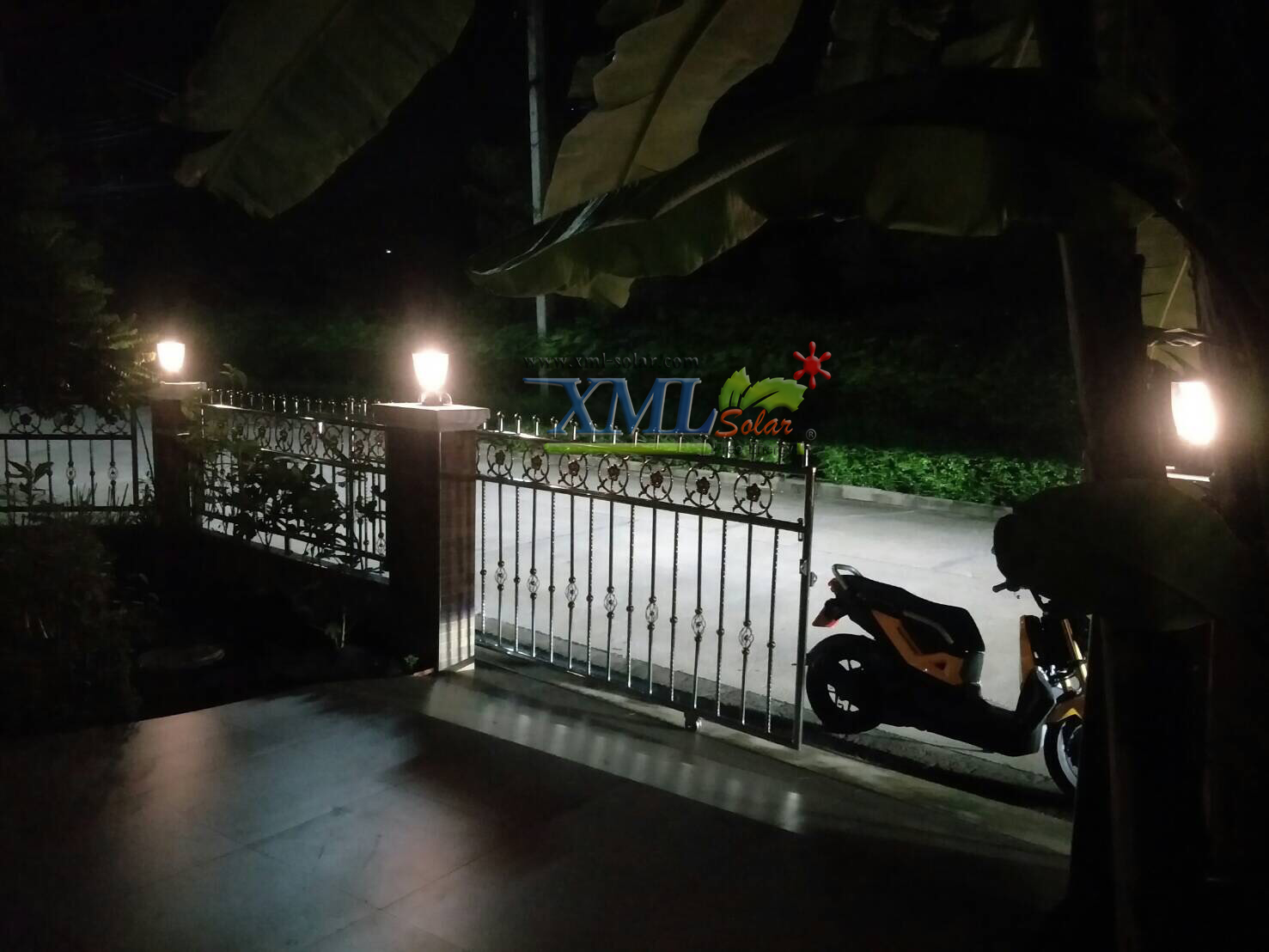 โคมไฟหัวเสาโซล่าเซลล์ ทรงถ้วย (เเสง : เหลืองวอมไวท์)