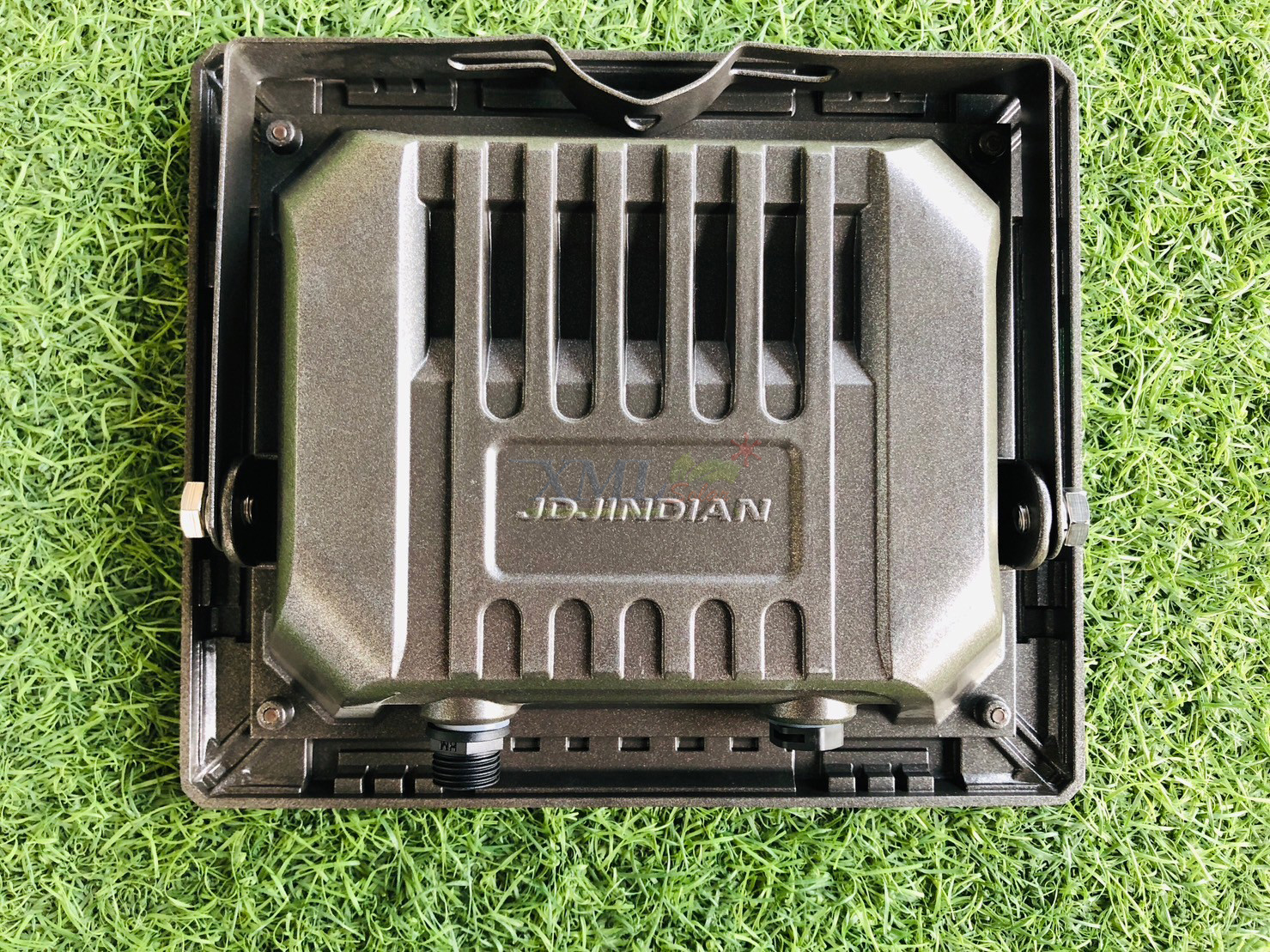 สปอร์ตไลท์โซล่าเซลล์ 100 W. รุ่น JD-18100