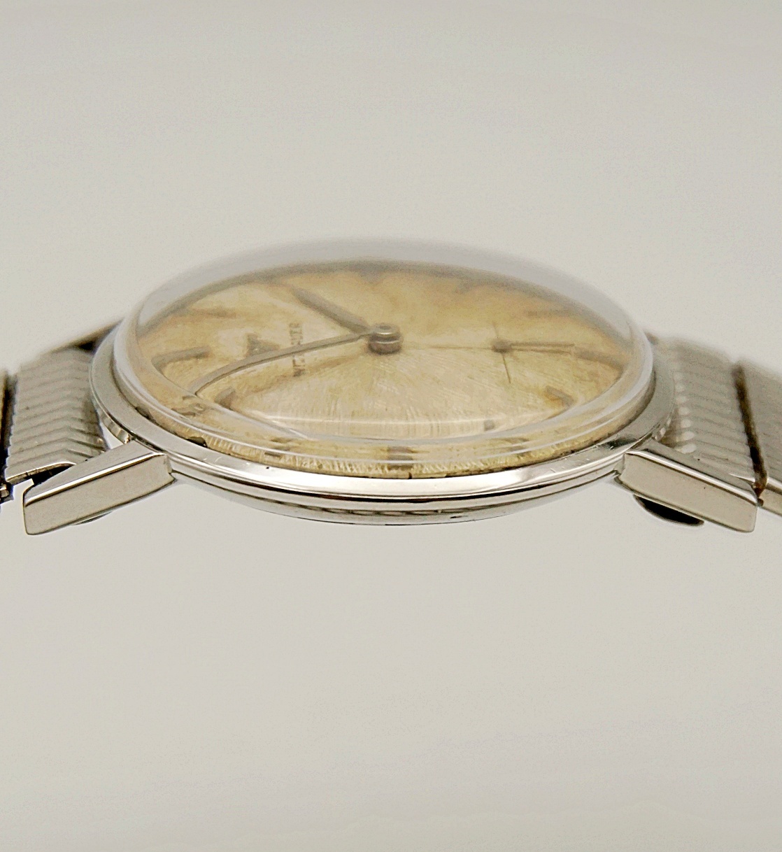 นาฬิกาเก่า WITTNAUER BY LONGINES ไขลานสองเข็มครึ่ง