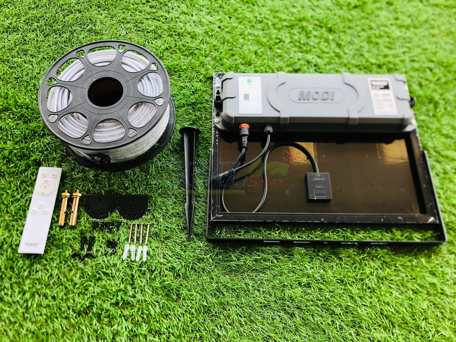 ไฟเส้นโซล่าเซลล์ รุ่น MD-SOLAR-SL10M / 20M / 30M / 50M (แสงเหลืองวอมไวท์)