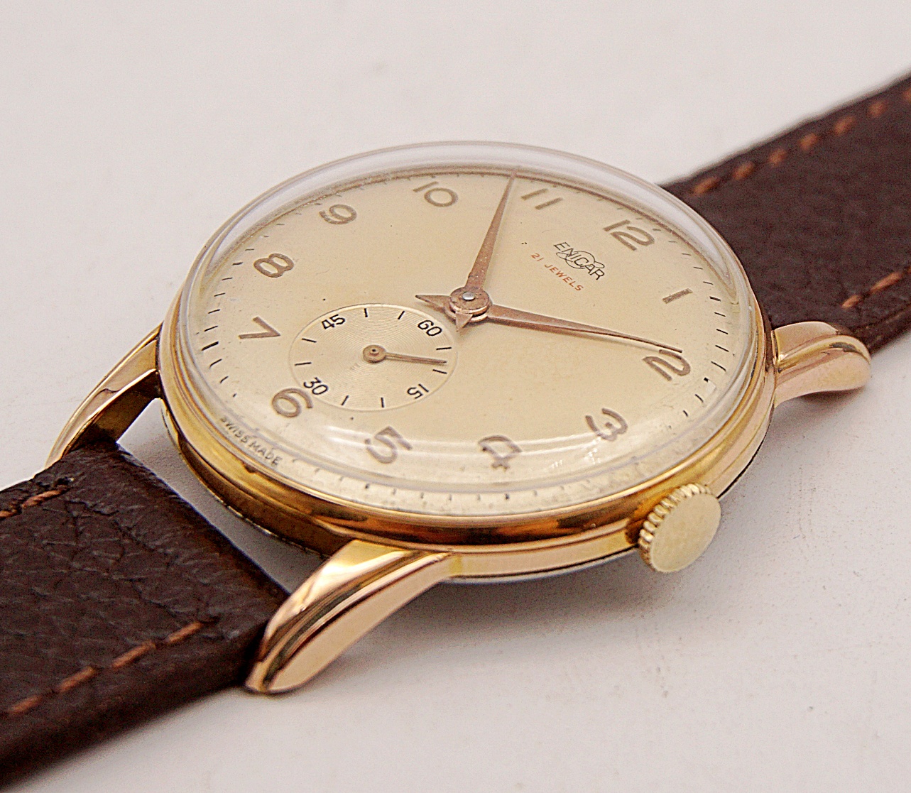 นาฬิกาเก่า ENICAR ไขลานสองเข็มครึ่ง