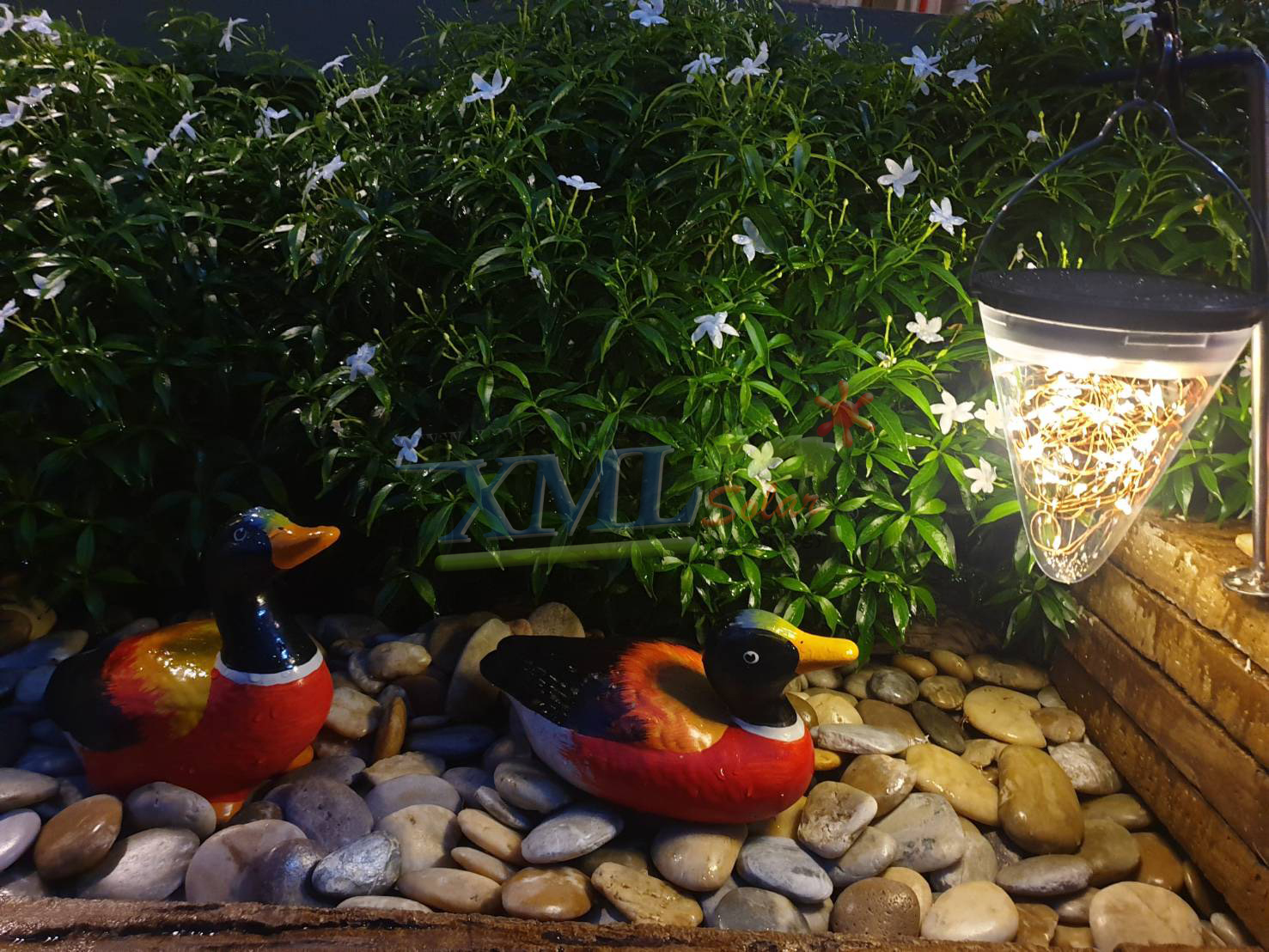 โคมไฟห้อยโซล่าเซลล์ ทรงกรวย รุ่น เม็ดChip (เปิดได้ 3 ฟังก์ชั่น) (แสง : เเหลืองวอมไวท์)