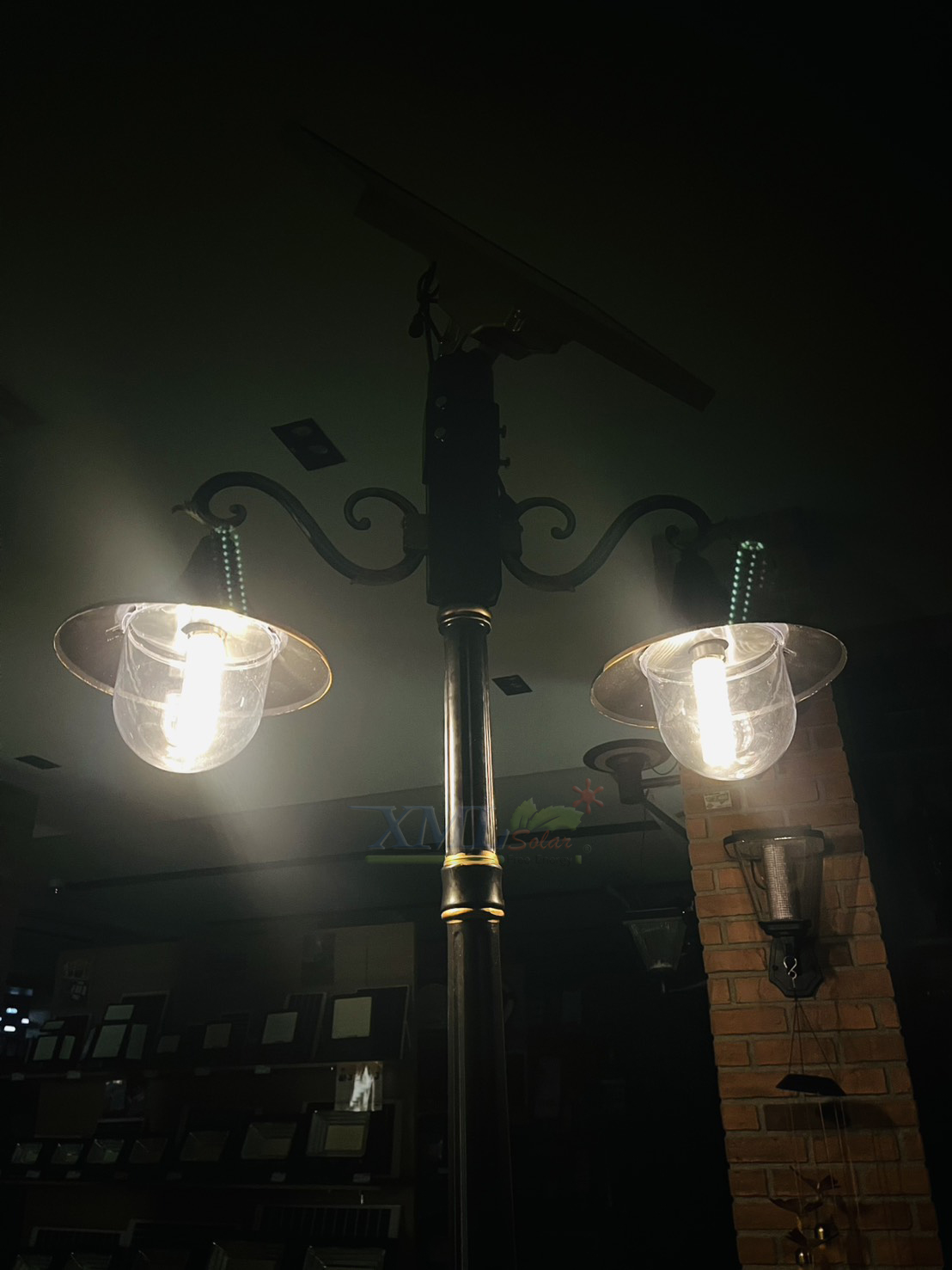 โคมไฟโซล่าเซลล์ รุ่น TT-313 (ตัวโคม + เสาไฟ 2.5 เมตร)