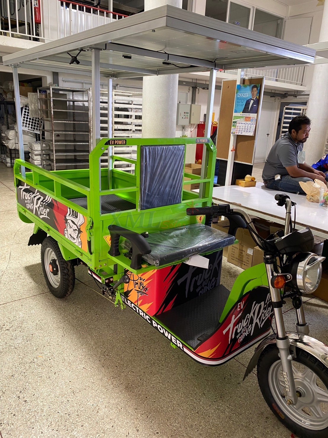 รถกระบะ 3 ล้อ โซล่าเซลล์