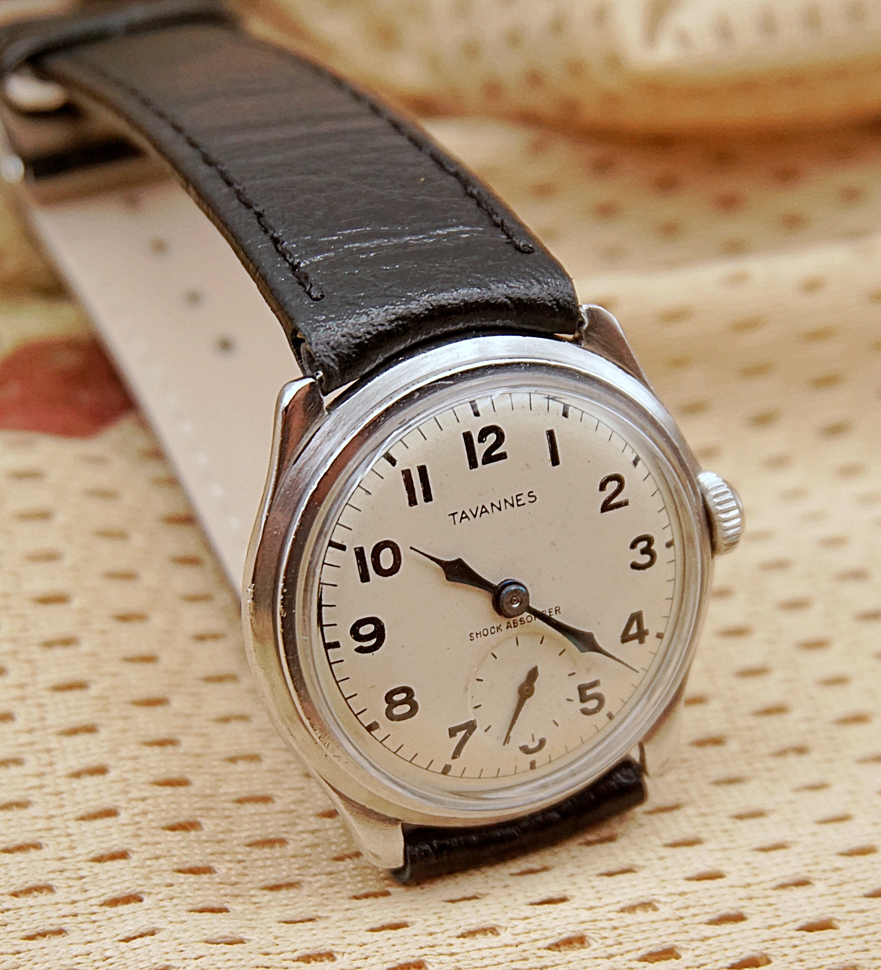 นาฬิกาเก่า TAVANNES ไขลานสองเข็มครึ่ง