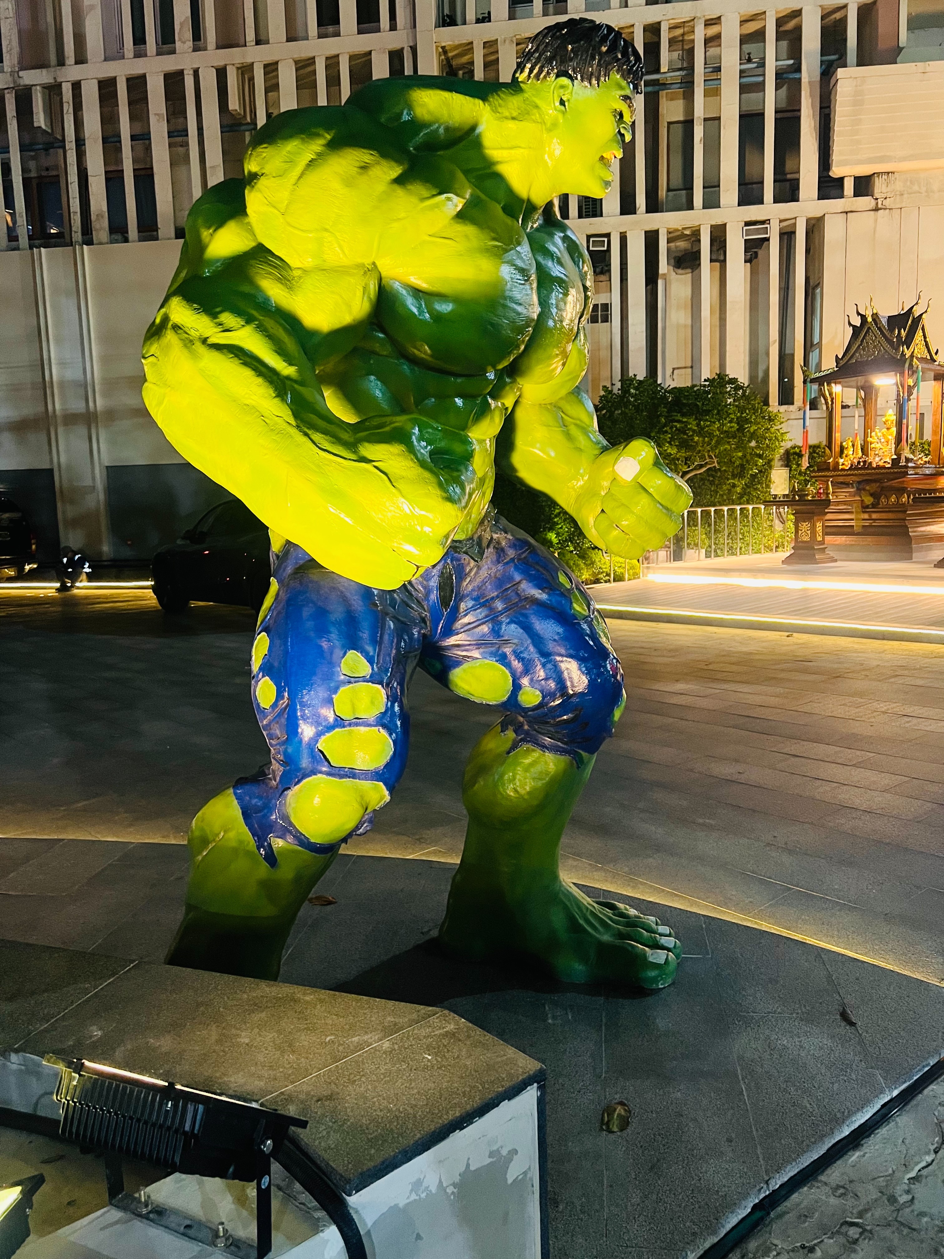 ไฟสปอตไลท์โซล่าเซลล์ 100 Watt กล่องสีน้ำตาล (เปิดได้ 3 แสง)