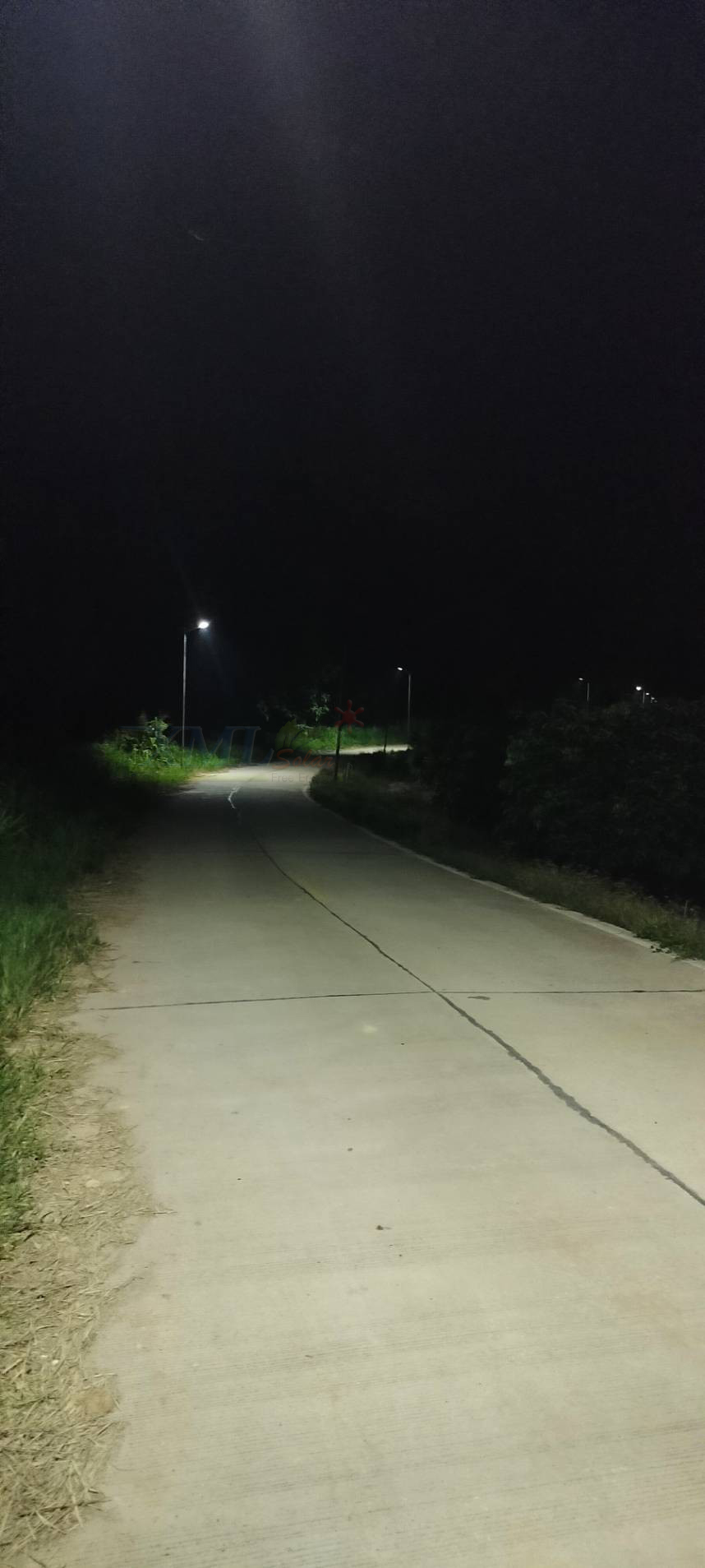 โคมไฟถนนโซล่าเซลล์ 400W รุ่น MD-SLT30-400W (แสง : ขาว)