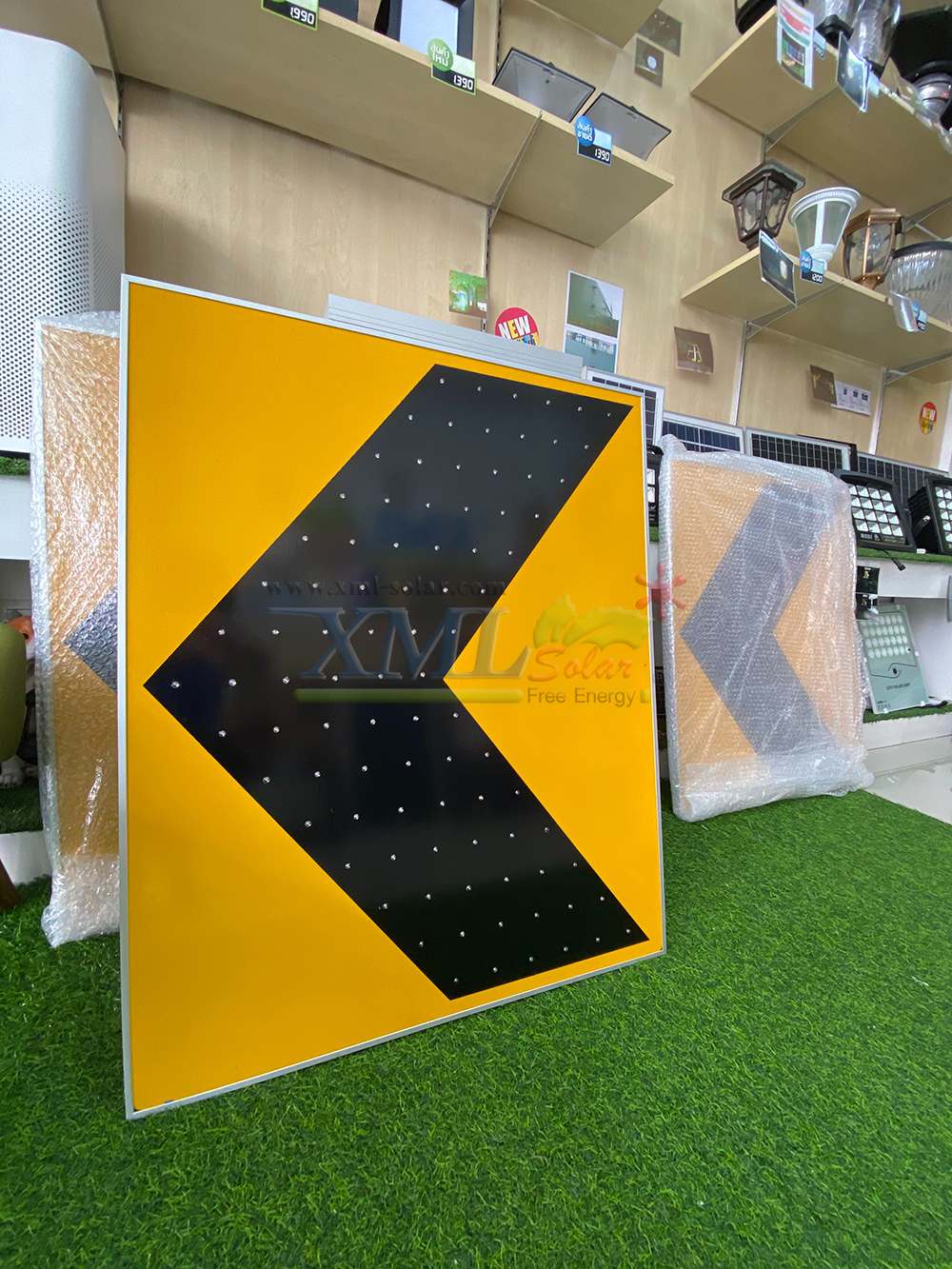 ป้ายลูกศร เชฟรอนโซล่าเซลล์ สีเหลือง (ไม่รวมเสา)