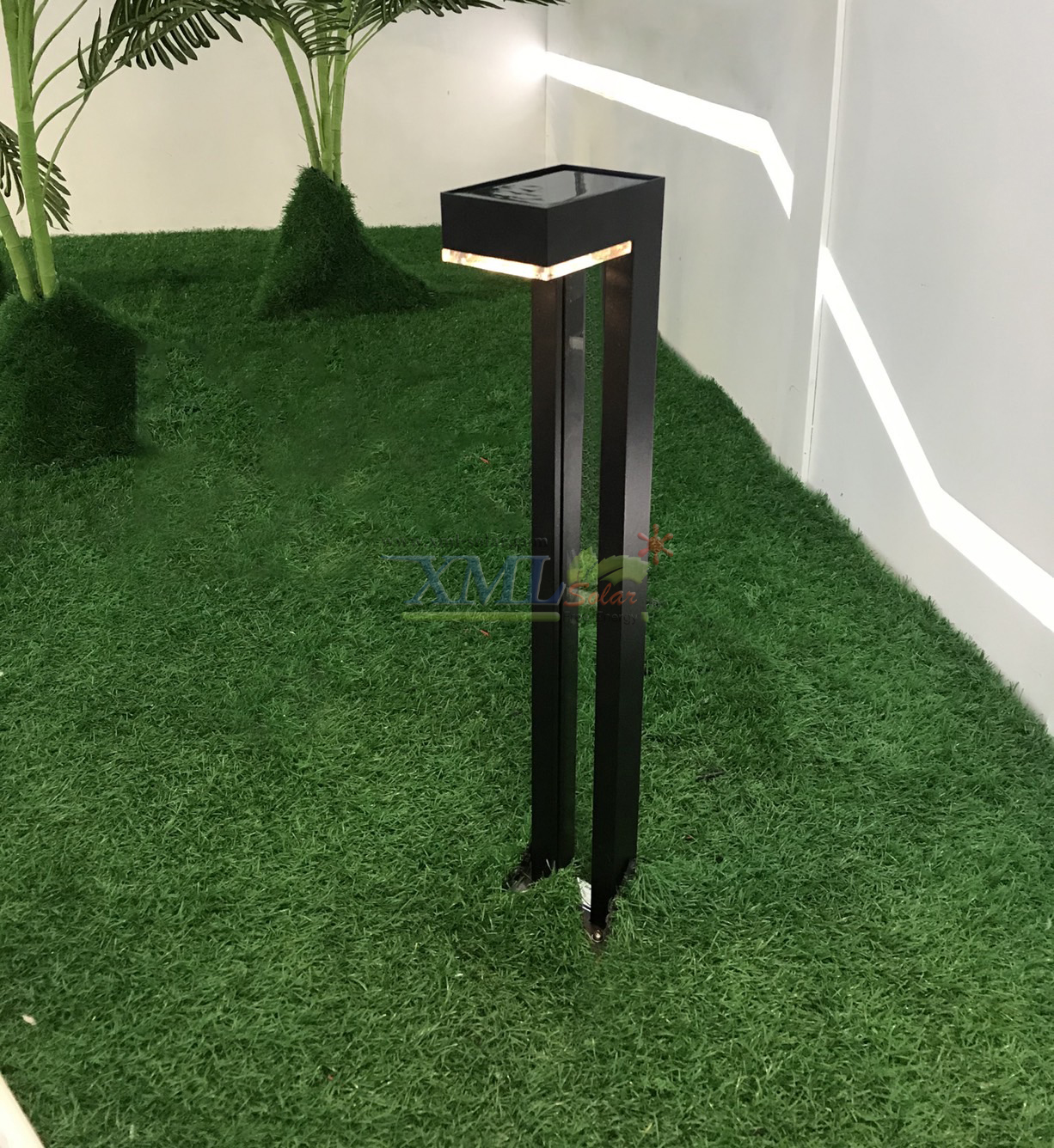 ไฟสนามโซล่าเซลล์ รุ่น มินิมอล (4 Led) (แสง : เหลืองวอมไวท์)(1 แถม 1)