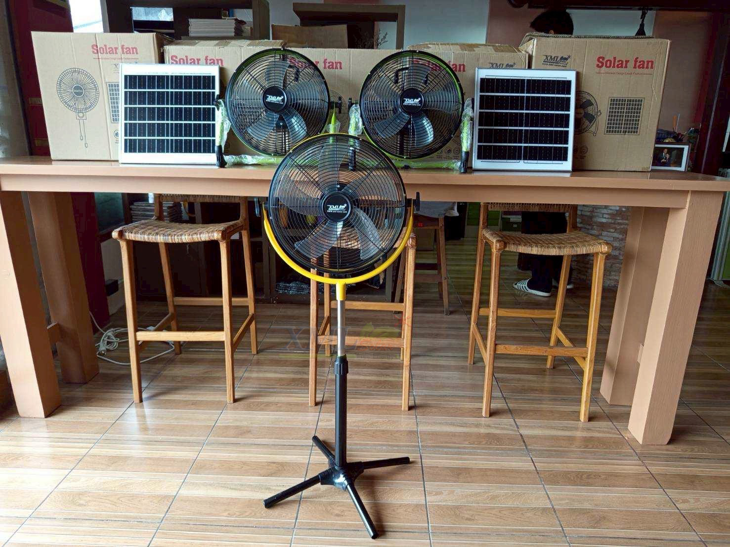 พัดลมโซล่าเซลล์ 14 นิ้ว รุ่น SP-SF-818-D