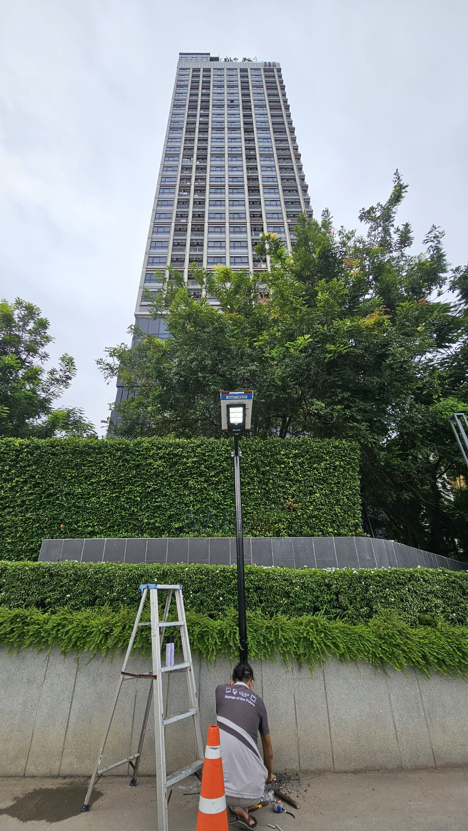 โคมไฟถนนโซล่าเซลล์ รุ่น MD-SLT27 (แสง : ขาว)(ระบบสว่างค้าง) (120w / 240w)