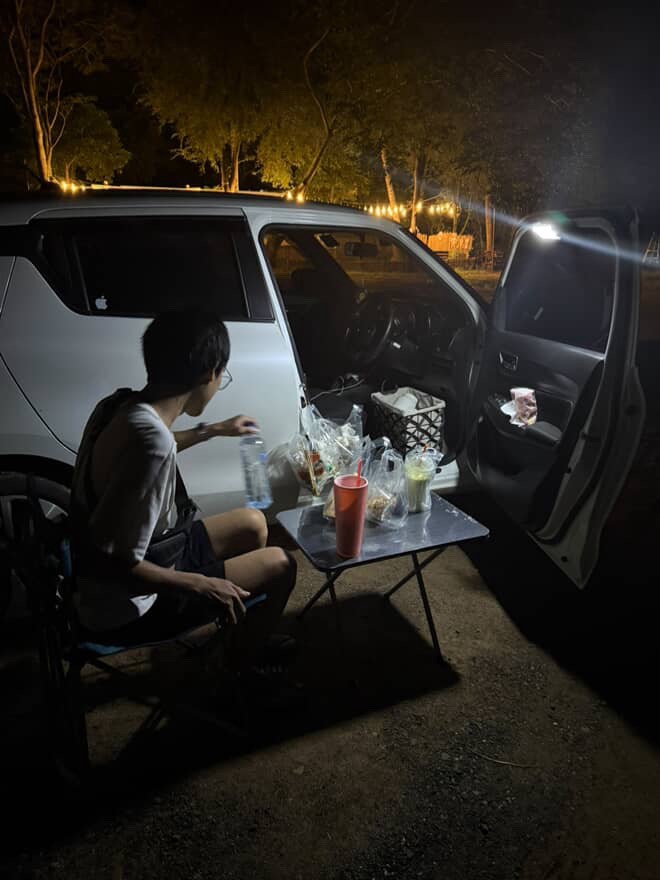 ไฟโซล่าเซลล์แบบพกพา Type B 5W มีตะขอ (เปิดได้ 3 แสง + ไฟเตือน)