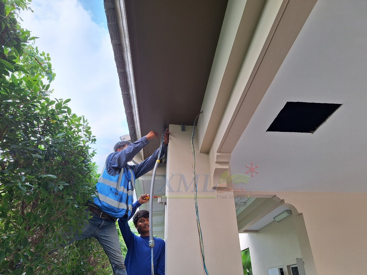 ระบบโซล่าเซลล์ติดหลังคา Enphase Solar Rooftop ขนาด 5.04 KW (ON-GRID) 3 Phase พร้อมติดตั้ง