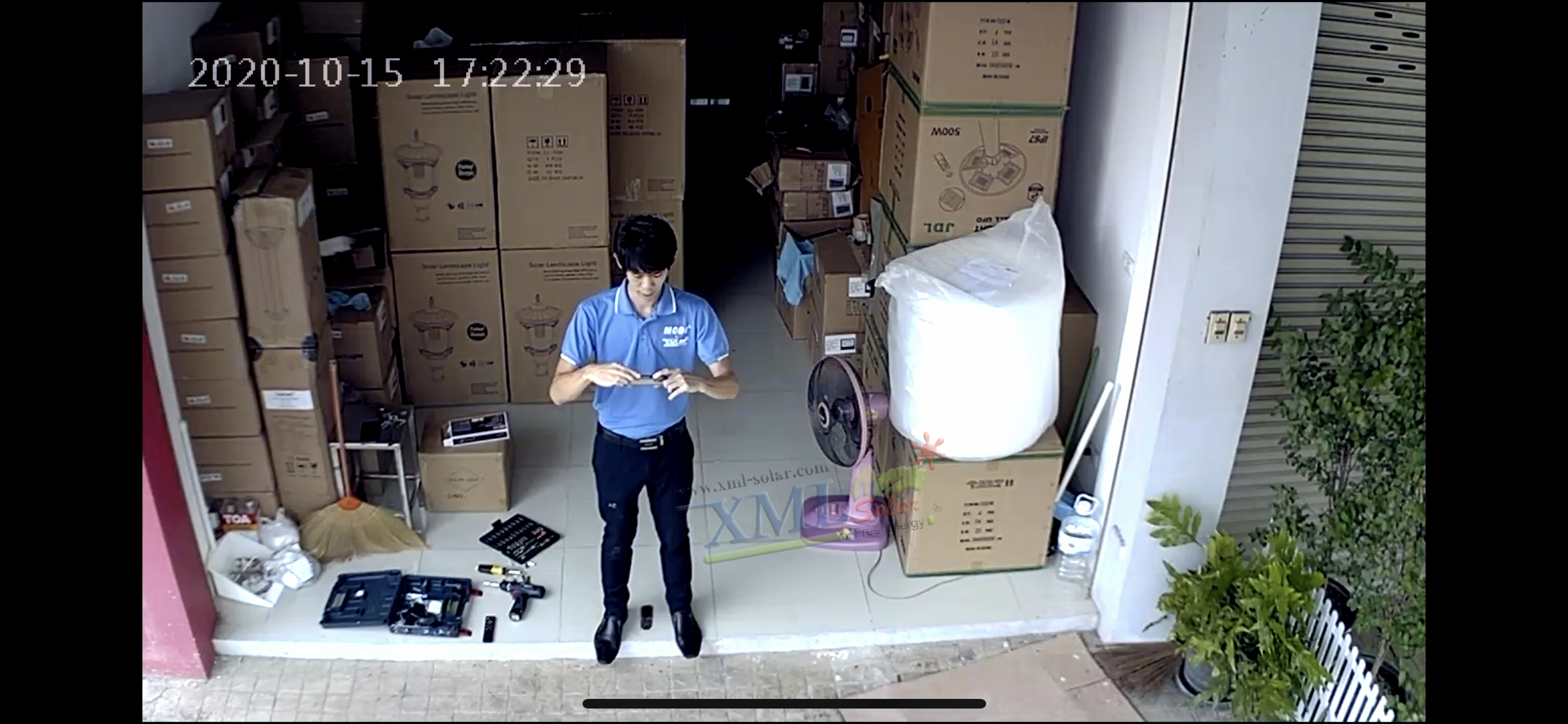 ไฟสปอตไลท์โซล่าเซลล์ 100 W. รุ่น Smart IOT With CCTV Camera (เเสง : ขาว)