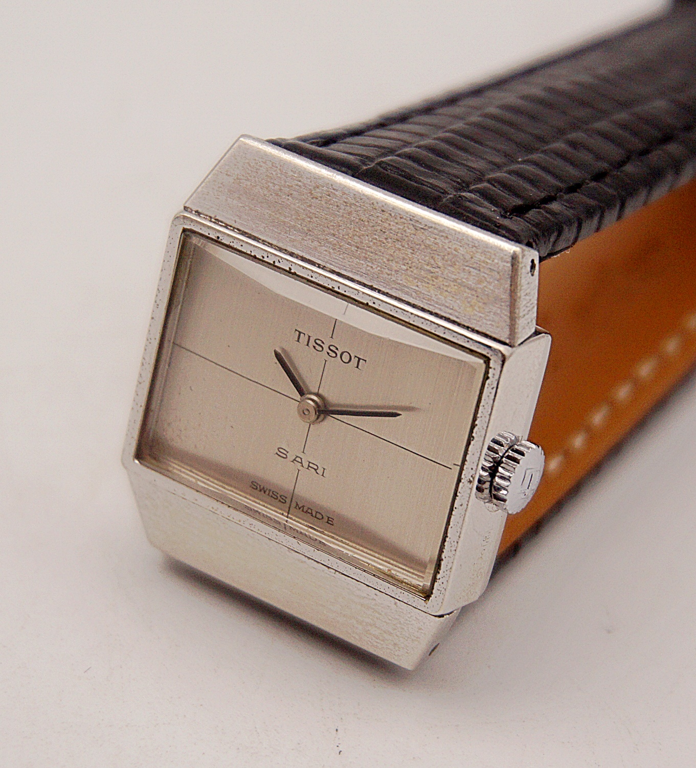 นาฬิกาเก่า TISSOT ไขลาน (นาฬิกาผู้หญิง)