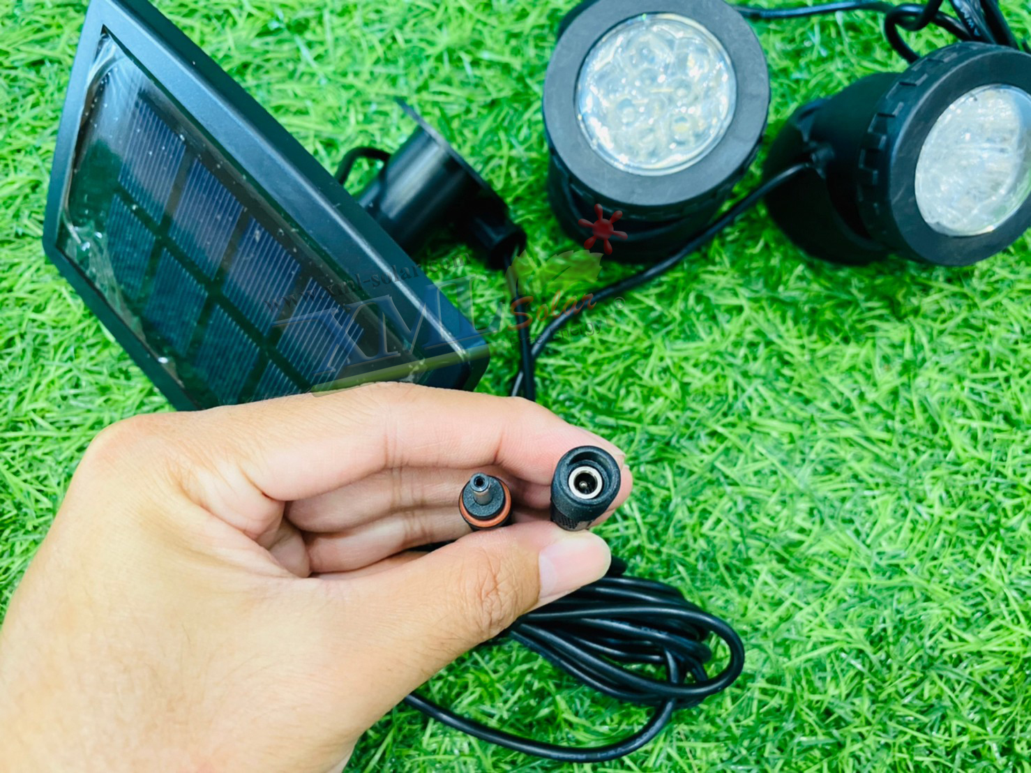 ไฟโซล่าเซลล์ส่องใต้น้ำ 6 LED รุ่น 2 หัว