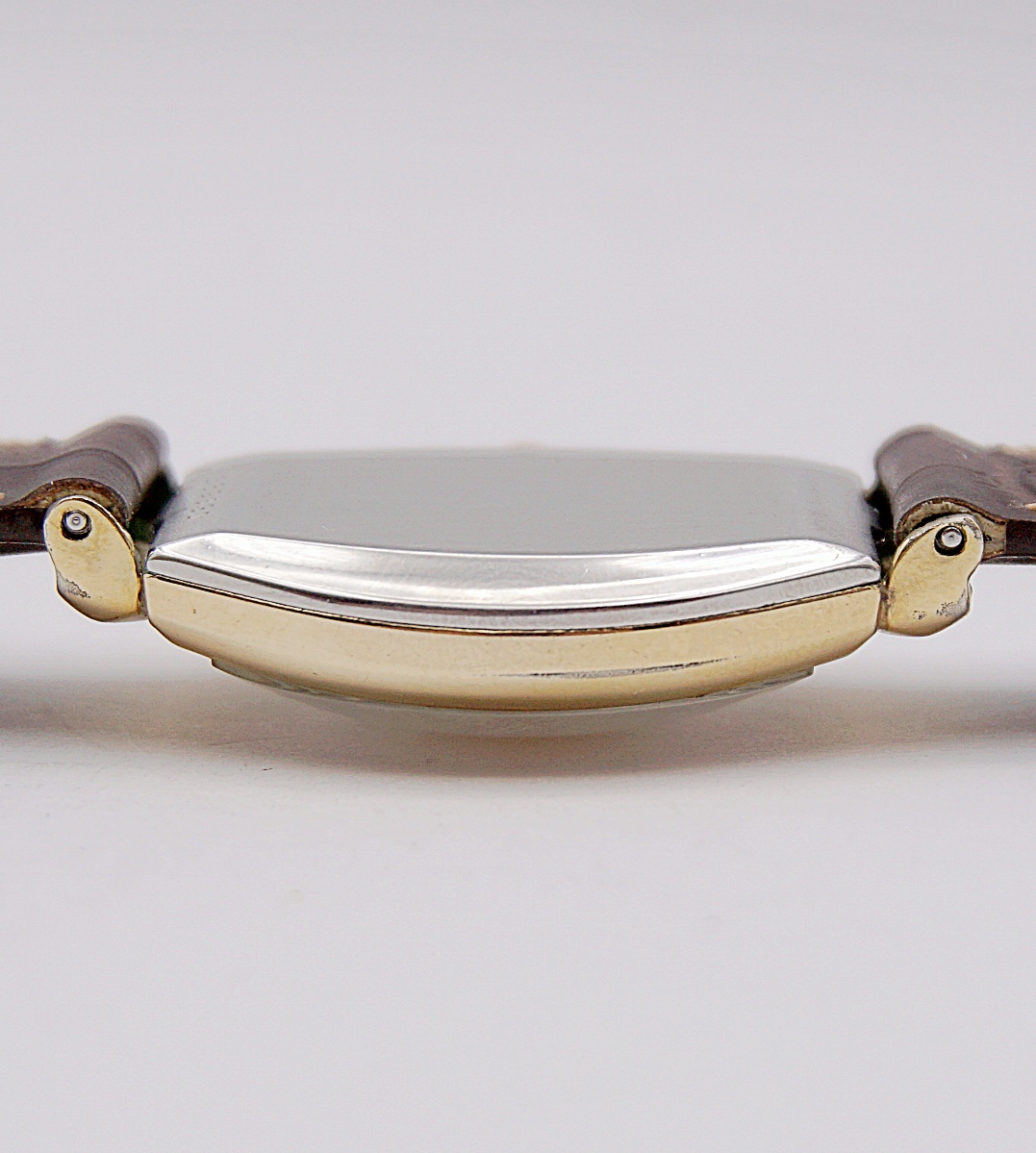 นาฬิกาเก่า BENRUS ไขลานสองเข็มครึ่ง