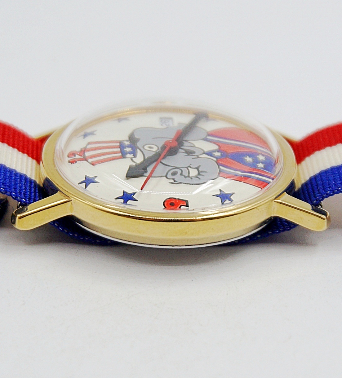 นาฬิกาเก่า REPUBLICAN ELEPHANT BY TIMEX ไขลาน