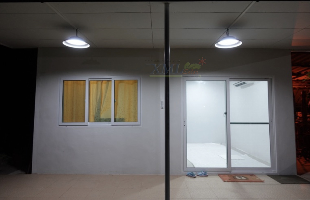 โคมไฟโซล่าเซลล์ ทรง Highbay รุ่นใหญ่ 300W. แบรนด์ Modi * XML-Solar (แสง : ขาว)