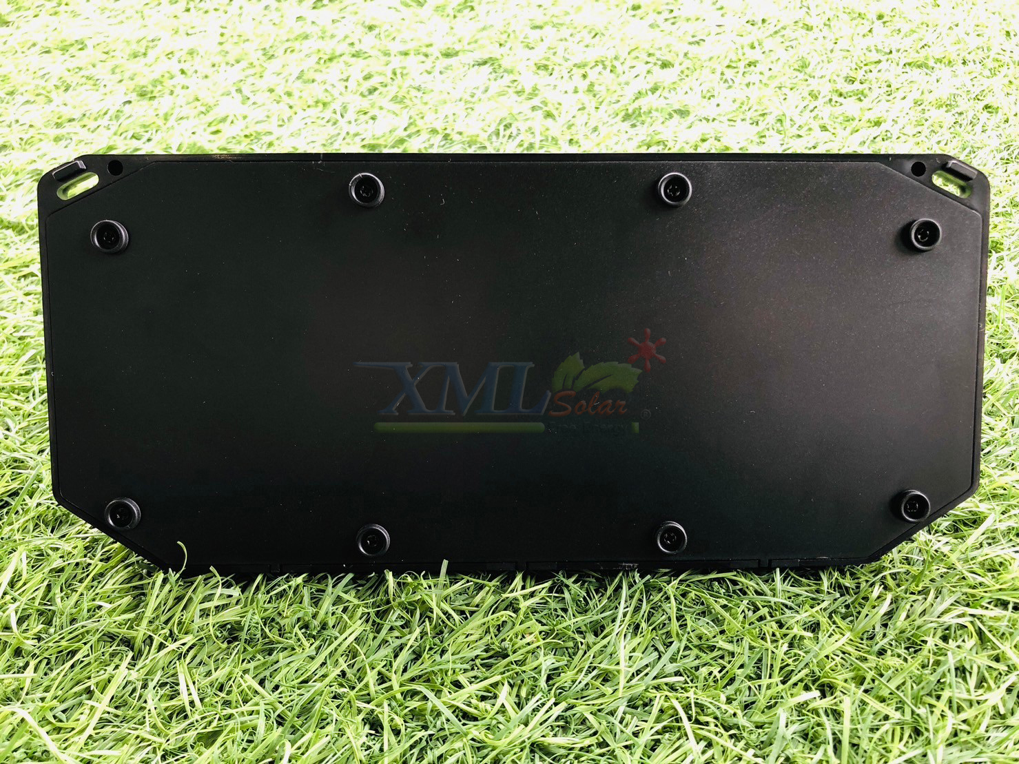 ไฟติดผนังโซล่าเซลล์ MD-1004 รุ่น 400 Lumen (เเสง : ขาว)