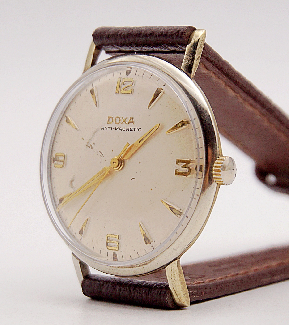 นาฬิกาเก่า DOXA ไขลาน