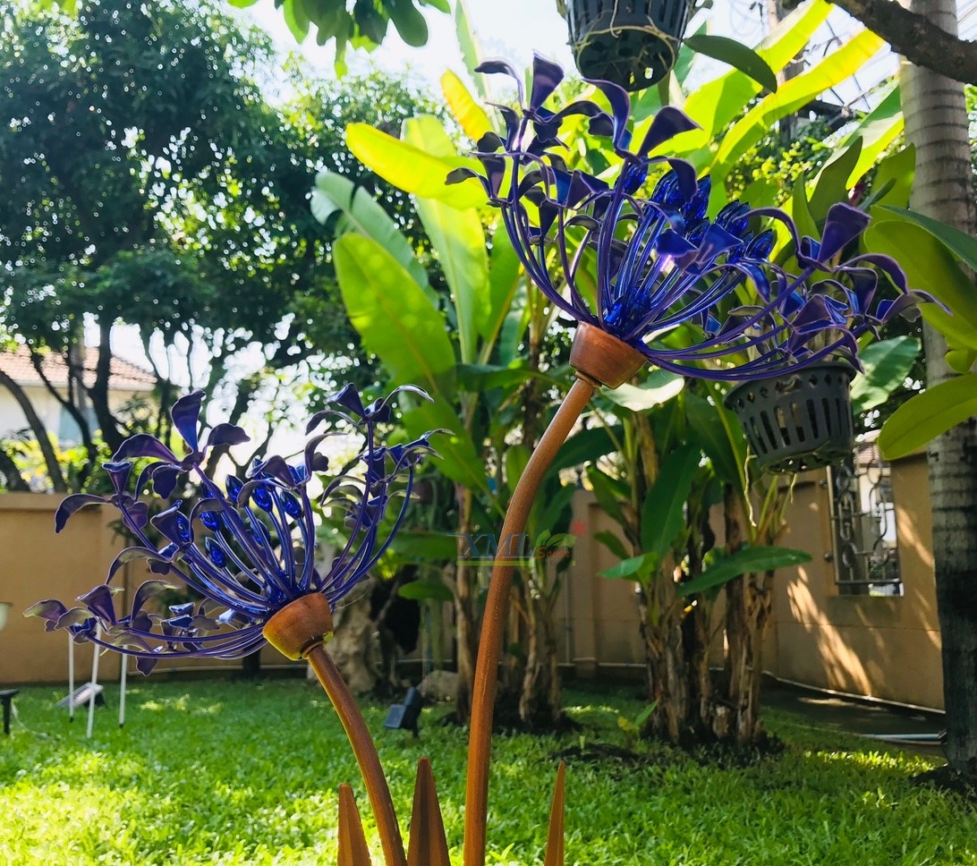 ไฟปักสนามโซล่าเซลล์ 2 LED ทรง ดอกไม้ม่วง (เเสง : ขาว )