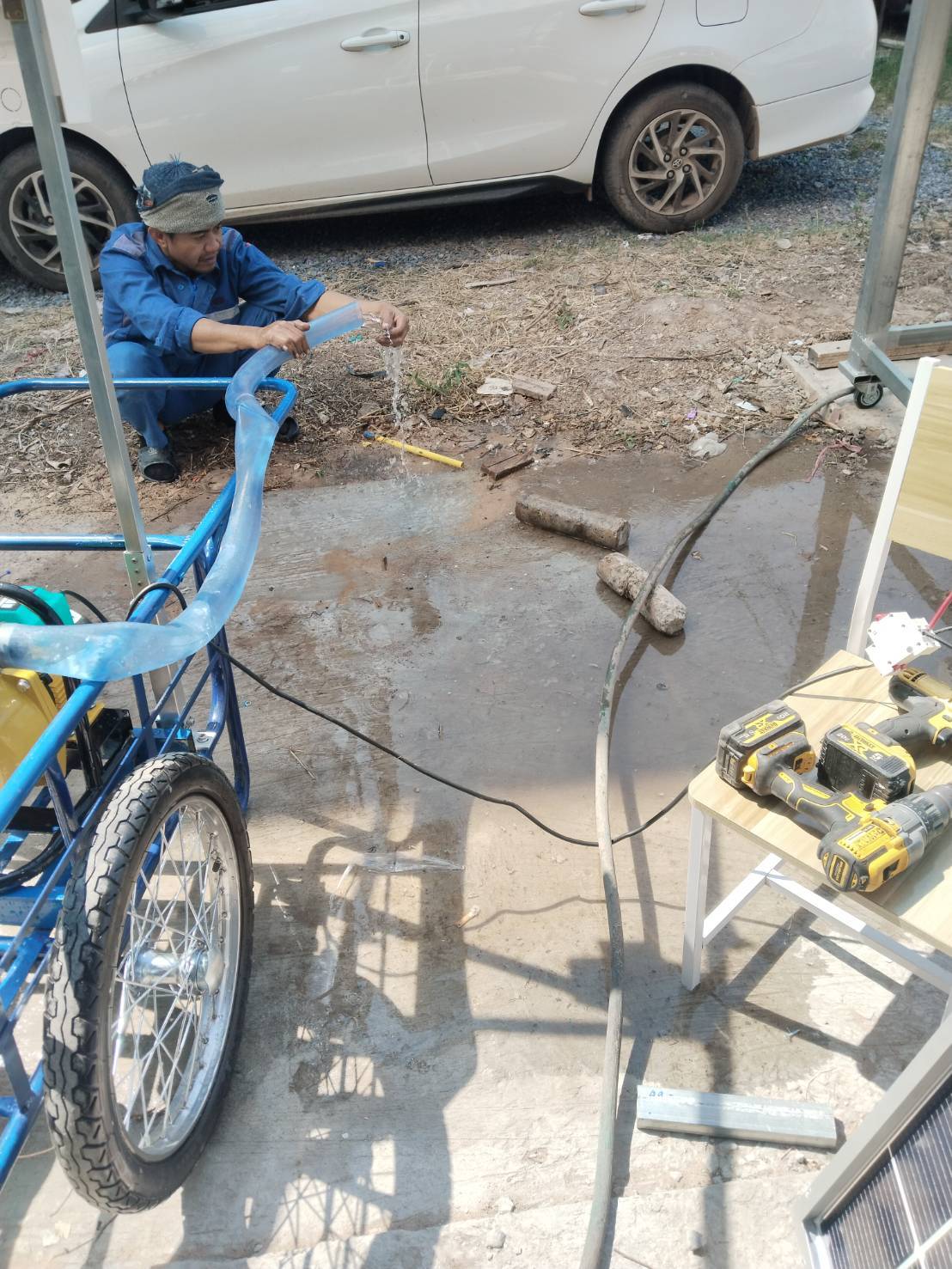 เครื่องสูบน้ำโซล่าเซลล์ (โข่งใหญ่) 400W / 48V. + เเผงโซล่าเซลล์ 580w