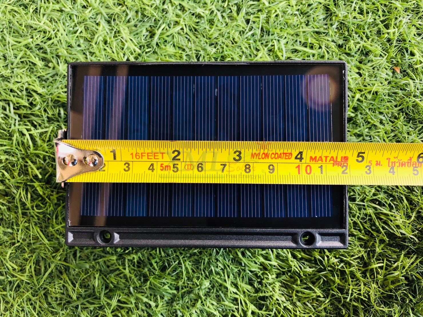 ไฟผนังโซล่าเซลล์ติดสันกำเเพง 2 LED (เเสง : เหลืองวอมไวท์) (1 เเถม 1)