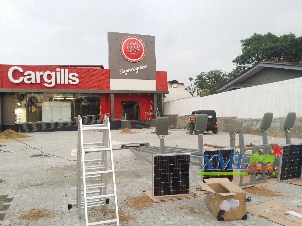 ไฟสปอตไลท์โซล่าเซลล์ 6500 Lumens. ไซต์ใหญ่ (เเสง : เหลืองวอมไวท์)