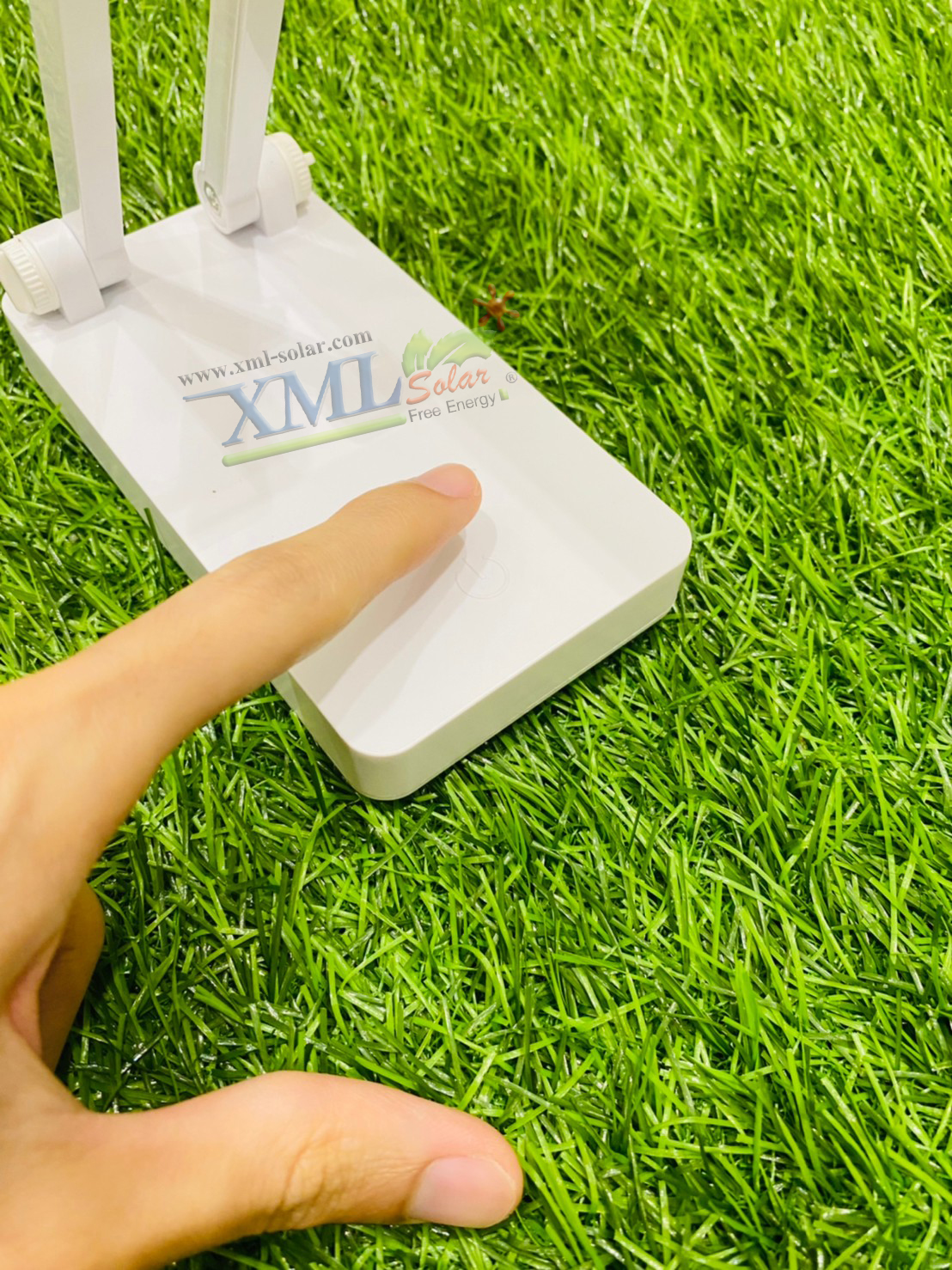 โคมไฟตั้งโต๊ะโซล่าเซลล์ 30 Super LED รุ่นใหม่ 2023 (แสง : คูลไวท์)