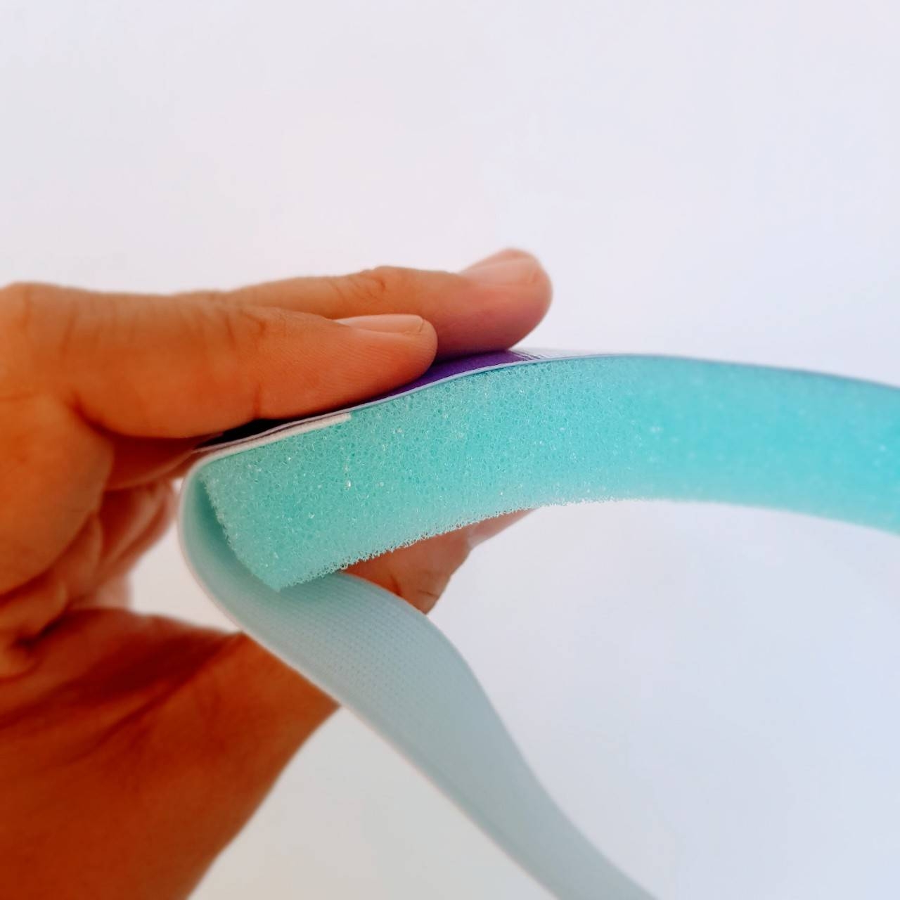 Face Shield เฟสชิว หน้ากากใส ป้องกันฝุ่นละอองเชื้อโรคและน้ำลาย หรือ สารคัดหลั่ง กระเด็นเข้าใส่หน้า มีให้เลือกหลายสี อันละ 20 บาท โหลละ 180