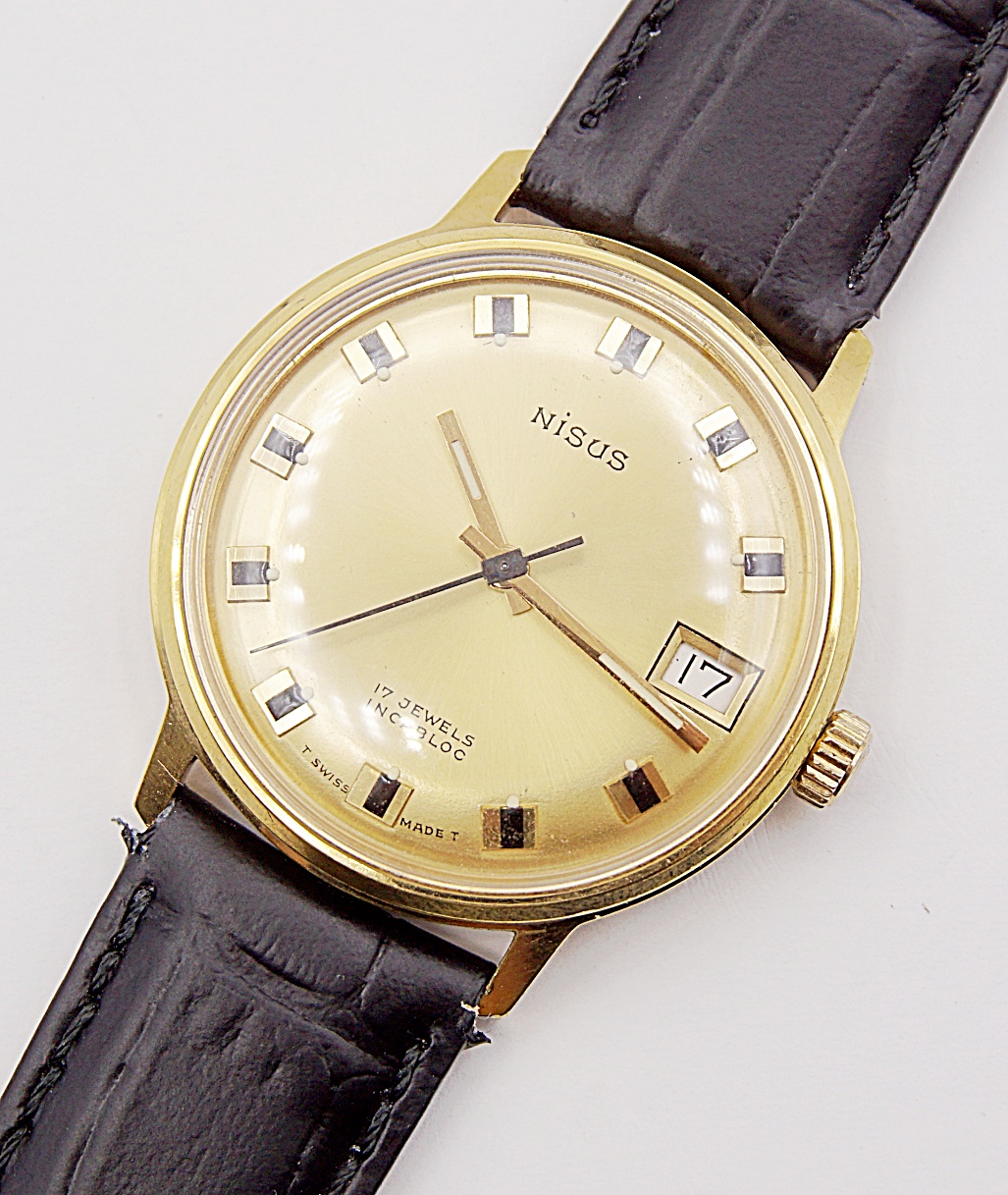นาฬิกาเก่า NISUS ไขลาน