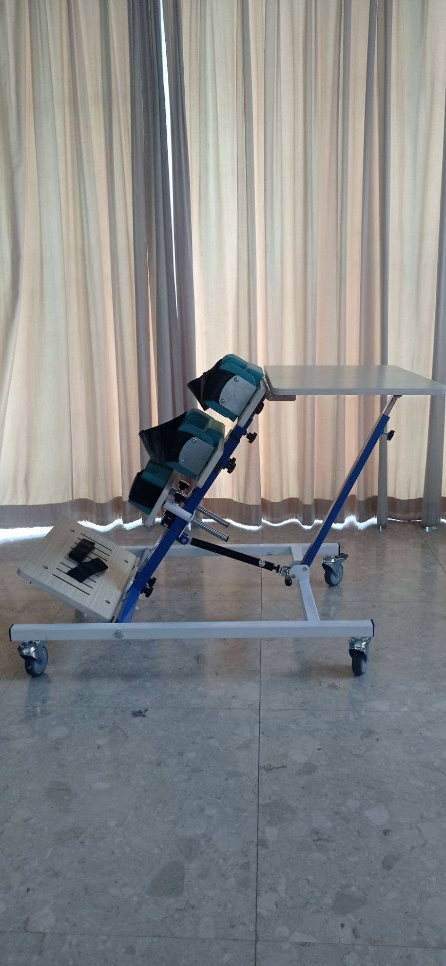 ที่ฝึกยืนสำหรับเด็ก standing prone