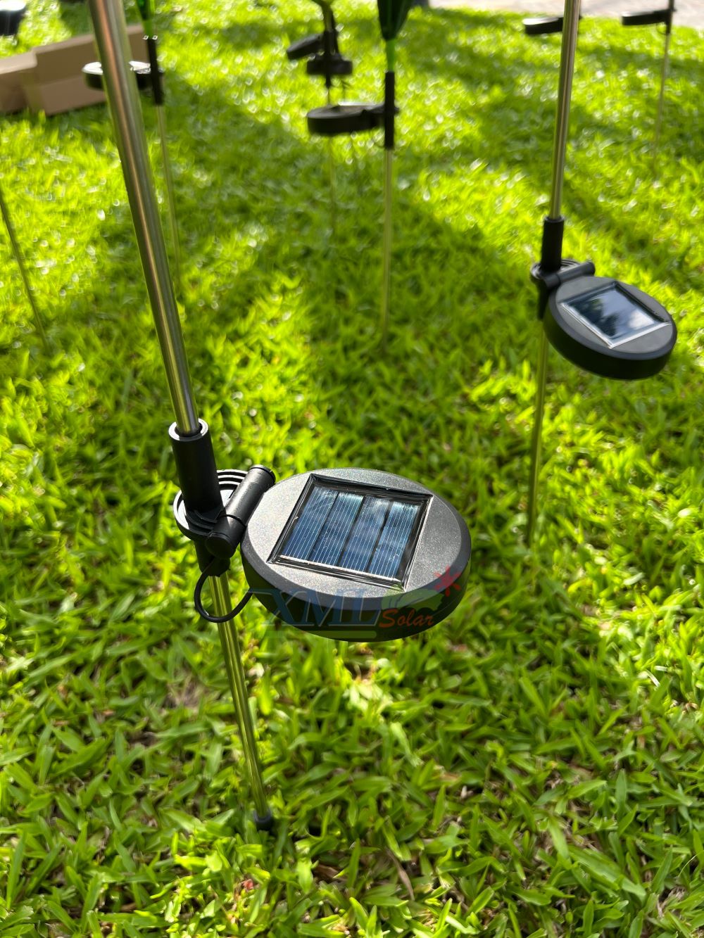 ไฟปักสนามโซล่าเซลล์ ทรงแมงกะพรุน (แสง : หลากสี)(1 แถม 1)